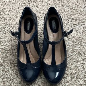 Giani Bernini Navy Patent T-Strap Heels